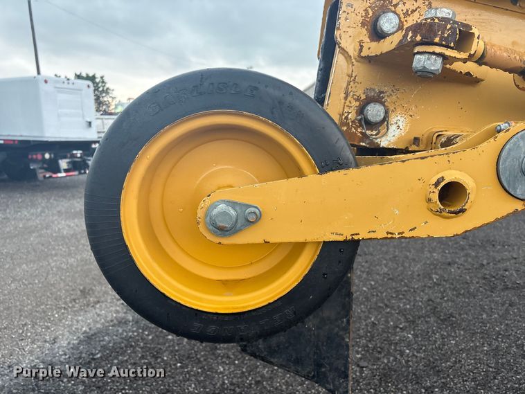 image for item EG8972 2017 Vermeer RTX750 vibratory cable plow