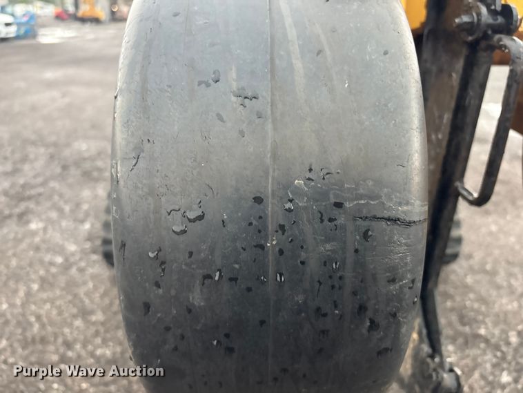 image for item EG8972 2017 Vermeer RTX750 vibratory cable plow