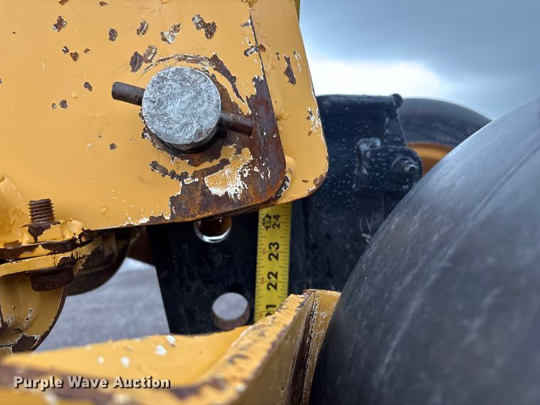 image for item EG8972 2017 Vermeer RTX750 vibratory cable plow