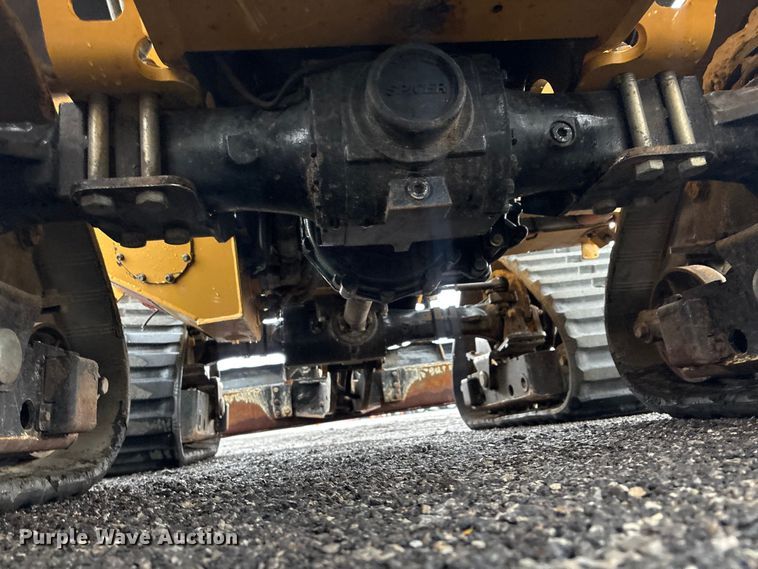 image for item EG8972 2017 Vermeer RTX750 vibratory cable plow