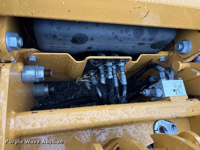 image for item EG8972 2017 Vermeer RTX750 vibratory cable plow