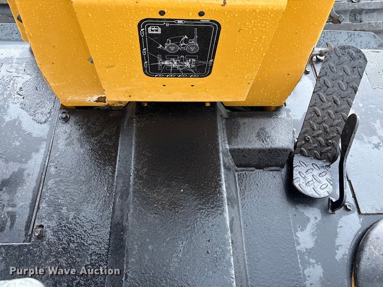 image for item EG8972 2017 Vermeer RTX750 vibratory cable plow