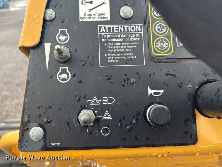 image for item EG8972 2017 Vermeer RTX750 vibratory cable plow