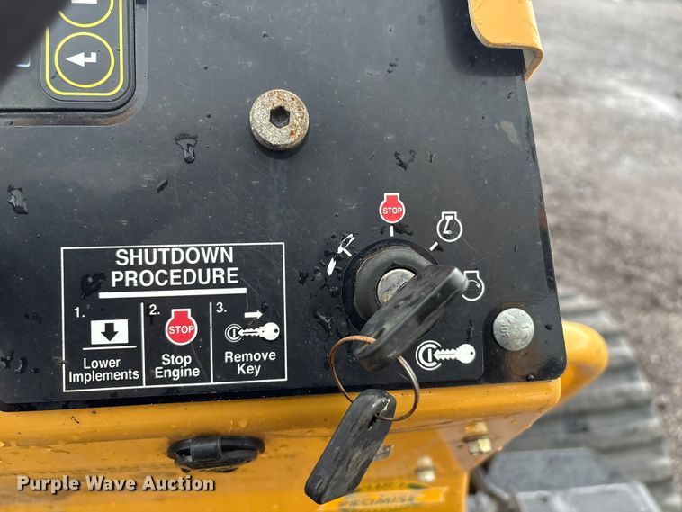 image for item EG8972 2017 Vermeer RTX750 vibratory cable plow