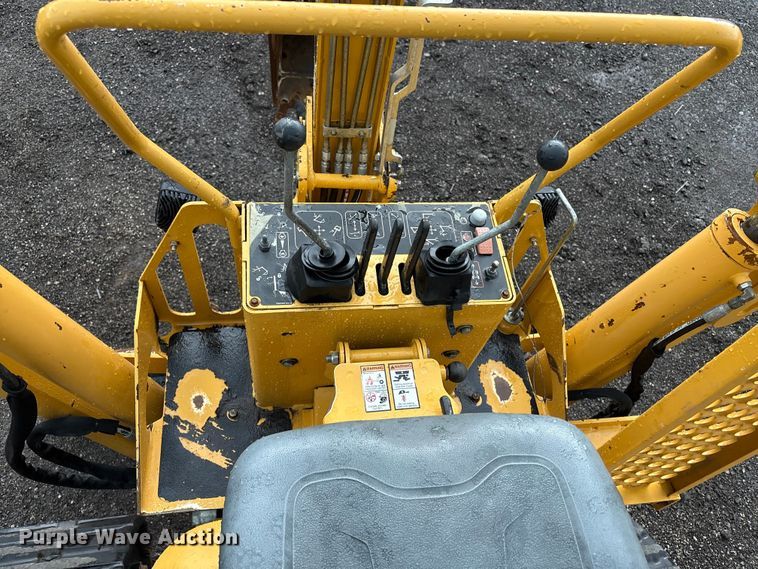 image for item EG8972 2017 Vermeer RTX750 vibratory cable plow