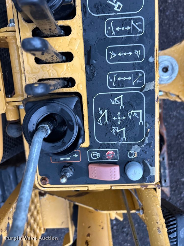 image for item EG8972 2017 Vermeer RTX750 vibratory cable plow