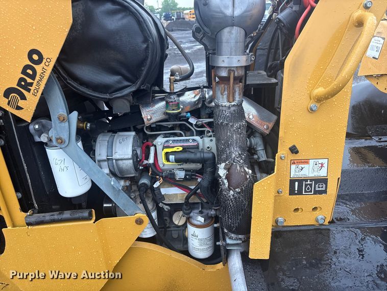 image for item EG8972 2017 Vermeer RTX750 vibratory cable plow