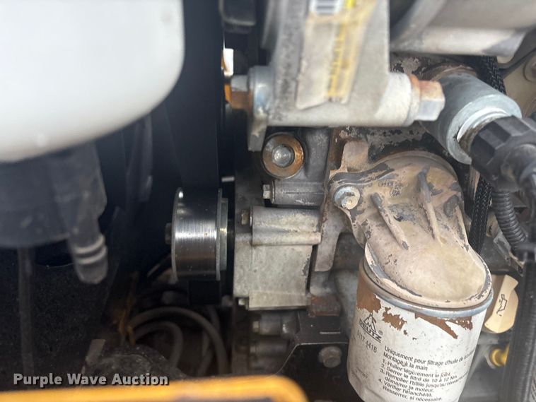 image for item EG8972 2017 Vermeer RTX750 vibratory cable plow