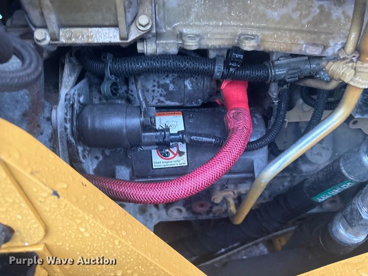 image for item EG8972 2017 Vermeer RTX750 vibratory cable plow