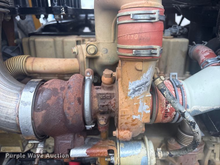 image for item EG8972 2017 Vermeer RTX750 vibratory cable plow