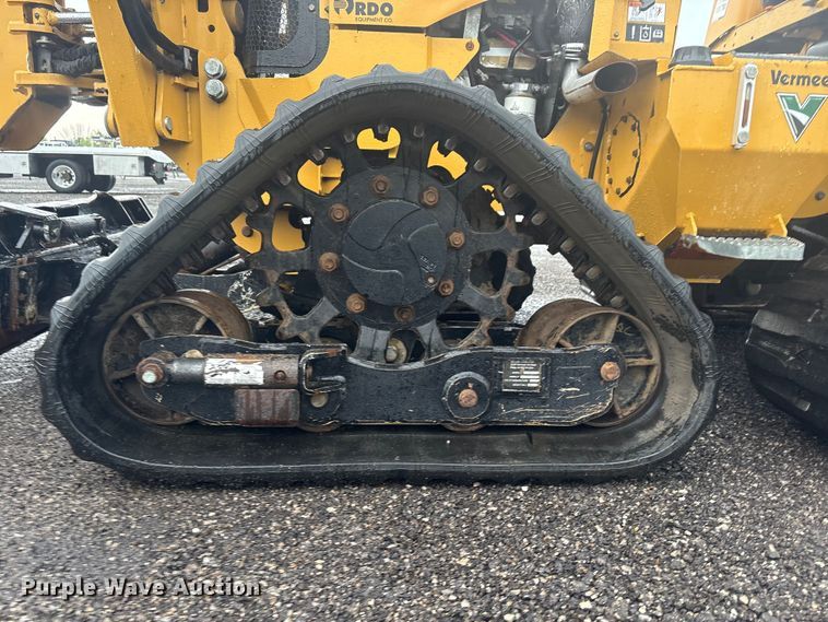 image for item EG8972 2017 Vermeer RTX750 vibratory cable plow
