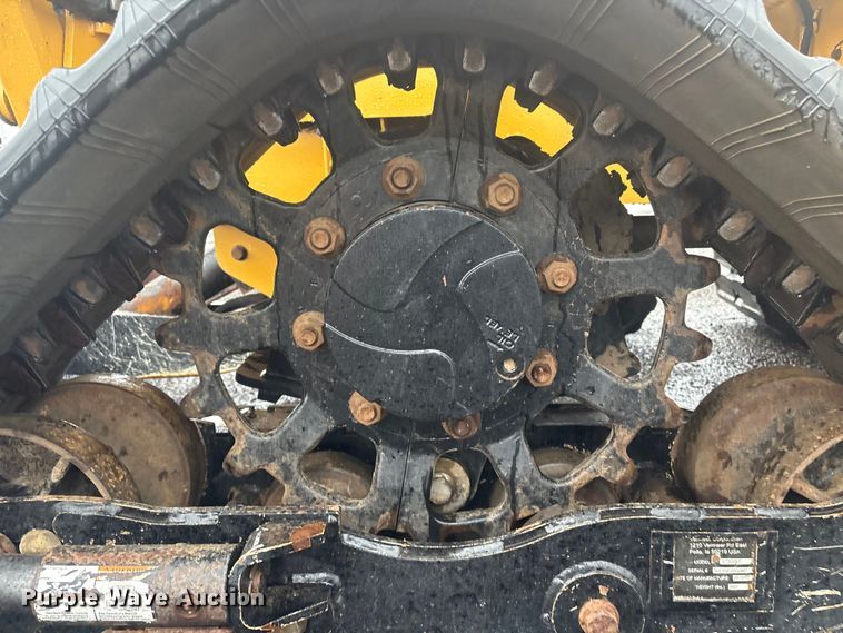 image for item EG8972 2017 Vermeer RTX750 vibratory cable plow