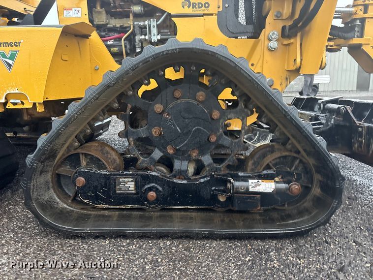 image for item EG8972 2017 Vermeer RTX750 vibratory cable plow