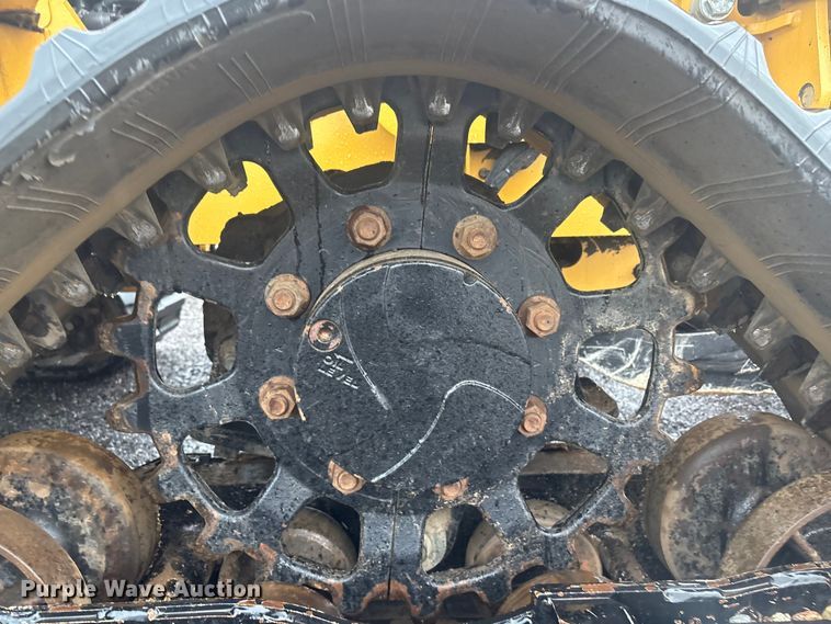 image for item EG8972 2017 Vermeer RTX750 vibratory cable plow