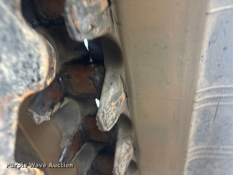 image for item EG8972 2017 Vermeer RTX750 vibratory cable plow