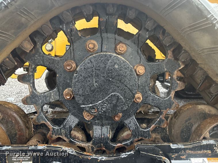 image for item EG8972 2017 Vermeer RTX750 vibratory cable plow