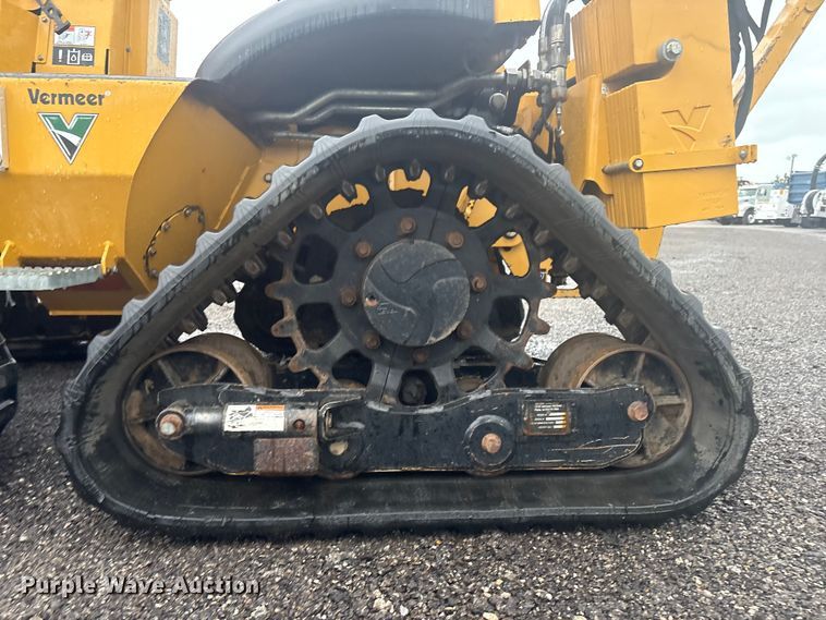 image for item EG8972 2017 Vermeer RTX750 vibratory cable plow