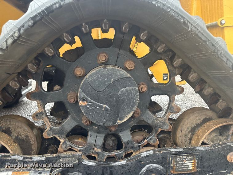 image for item EG8972 2017 Vermeer RTX750 vibratory cable plow