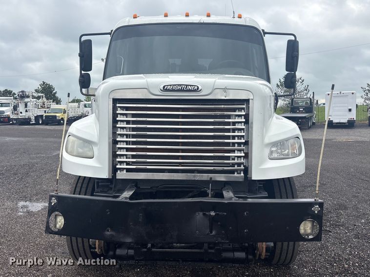 image for item EG8973 2013 Freightliner Business Class M2  utility / service truck