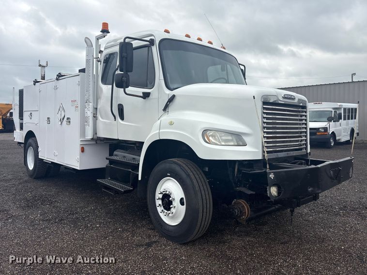 image for item EG8973 2013 Freightliner Business Class M2  utility / service truck