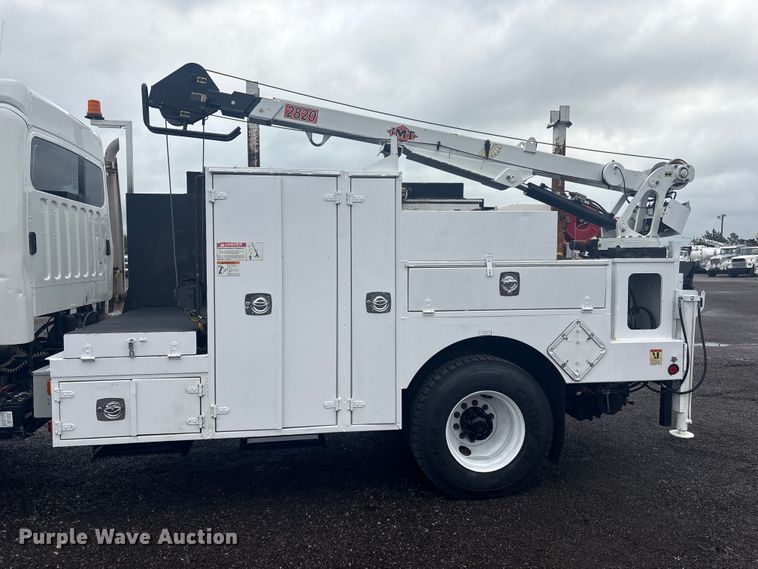 image for item EG8973 2013 Freightliner Business Class M2  utility / service truck