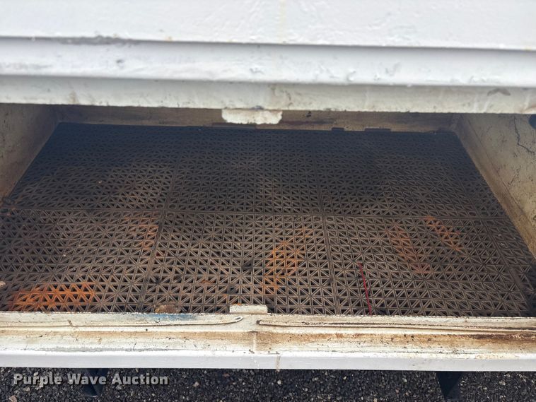 image for item EG8973 2013 Freightliner Business Class M2  utility / service truck