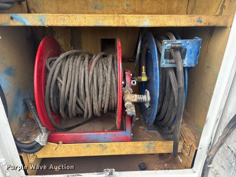 image for item EG8973 2013 Freightliner Business Class M2  utility / service truck