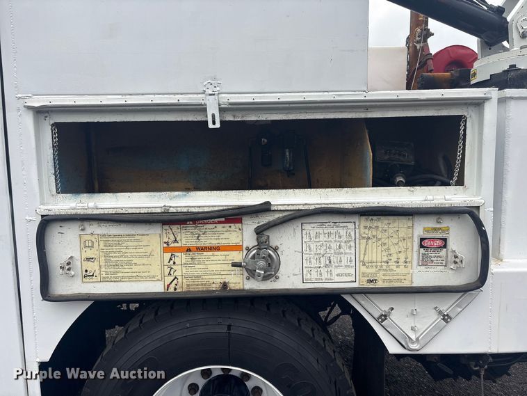 image for item EG8973 2013 Freightliner Business Class M2  utility / service truck