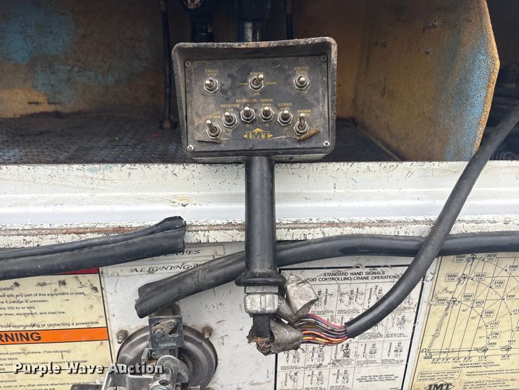 image for item EG8973 2013 Freightliner Business Class M2  utility / service truck