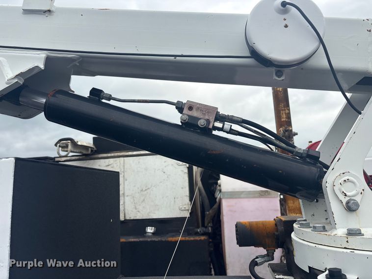 image for item EG8973 2013 Freightliner Business Class M2  utility / service truck