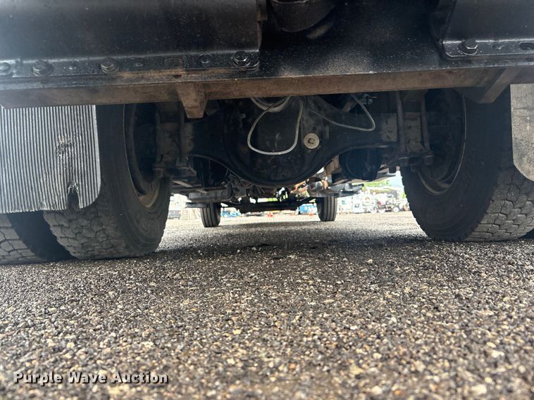 image for item EG8973 2013 Freightliner Business Class M2  utility / service truck