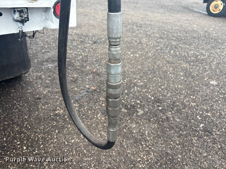 image for item EG8973 2013 Freightliner Business Class M2  utility / service truck