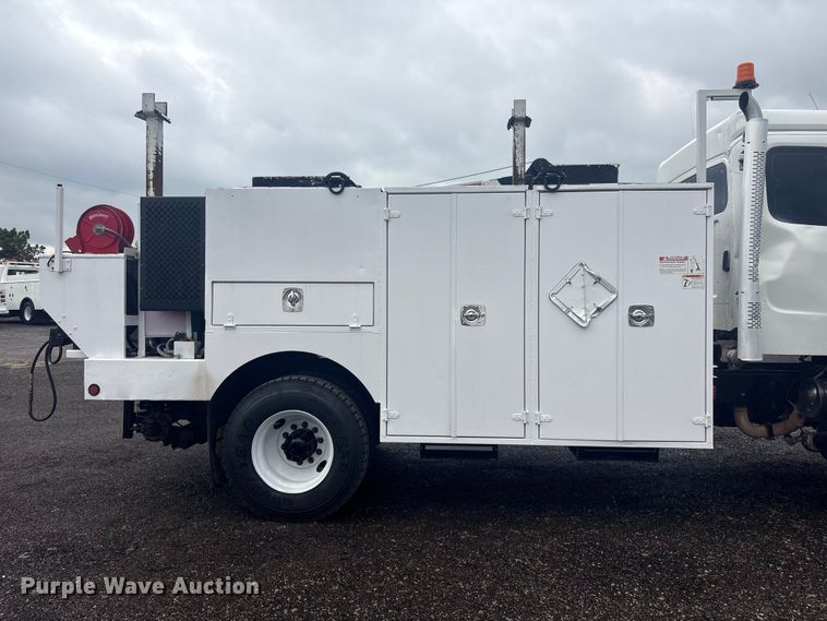 image for item EG8973 2013 Freightliner Business Class M2  utility / service truck