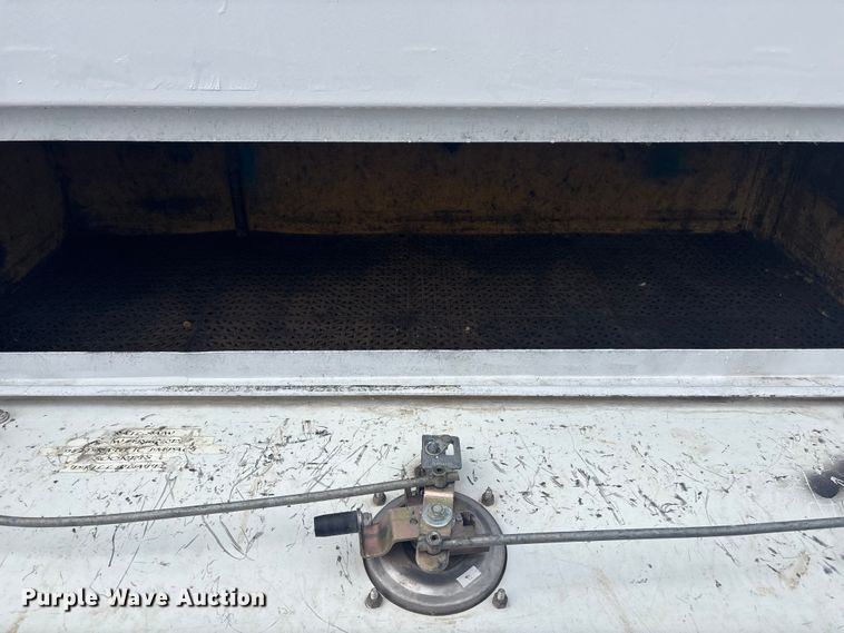 image for item EG8973 2013 Freightliner Business Class M2  utility / service truck