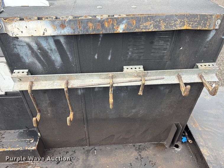 image for item EG8973 2013 Freightliner Business Class M2  utility / service truck