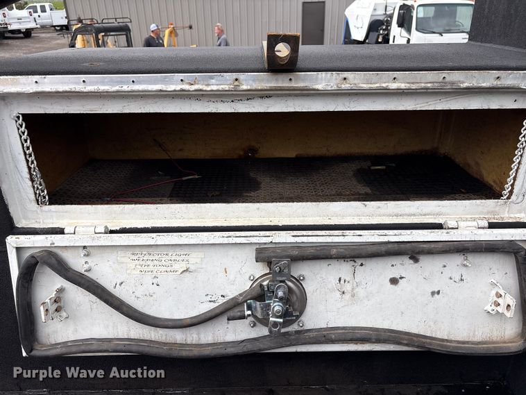 image for item EG8973 2013 Freightliner Business Class M2  utility / service truck