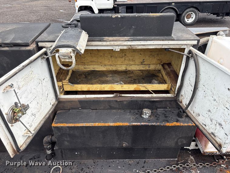 image for item EG8973 2013 Freightliner Business Class M2  utility / service truck