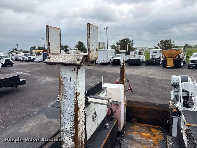 image for item EG8973 2013 Freightliner Business Class M2  utility / service truck