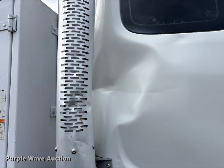 image for item EG8973 2013 Freightliner Business Class M2  utility / service truck