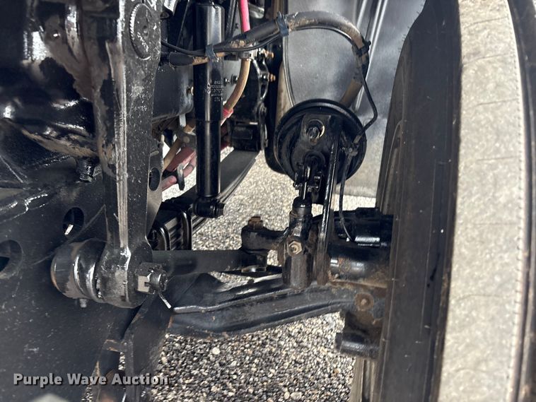 image for item EG8973 2013 Freightliner Business Class M2  utility / service truck