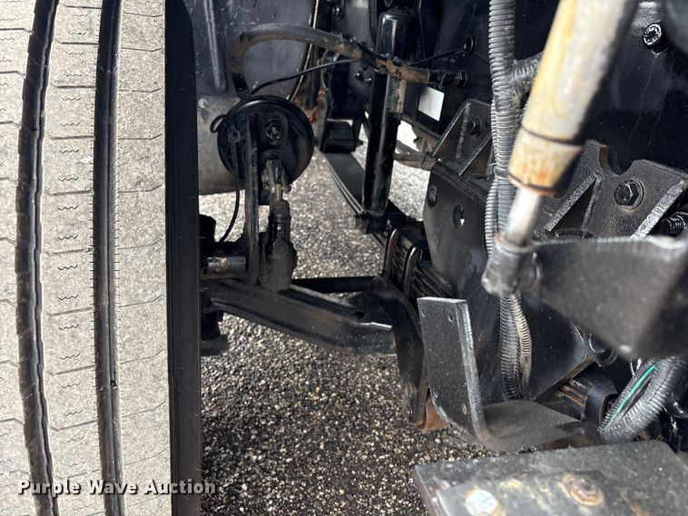 image for item EG8973 2013 Freightliner Business Class M2  utility / service truck