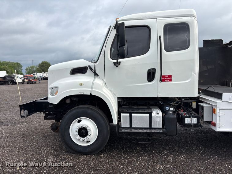 image for item EG8973 2013 Freightliner Business Class M2  utility / service truck