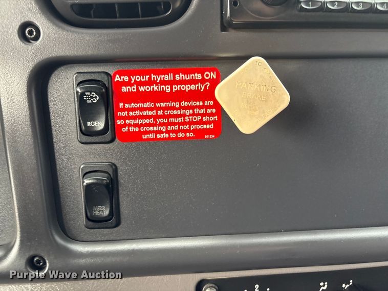 image for item EG8973 2013 Freightliner Business Class M2  utility / service truck