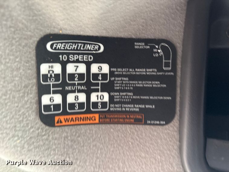 image for item EG8973 2013 Freightliner Business Class M2  utility / service truck