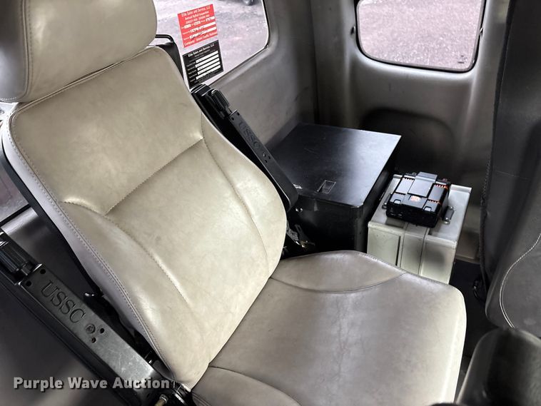 image for item EG8973 2013 Freightliner Business Class M2  utility / service truck