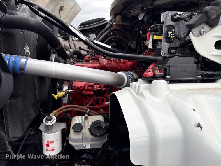 image for item EG8973 2013 Freightliner Business Class M2  utility / service truck