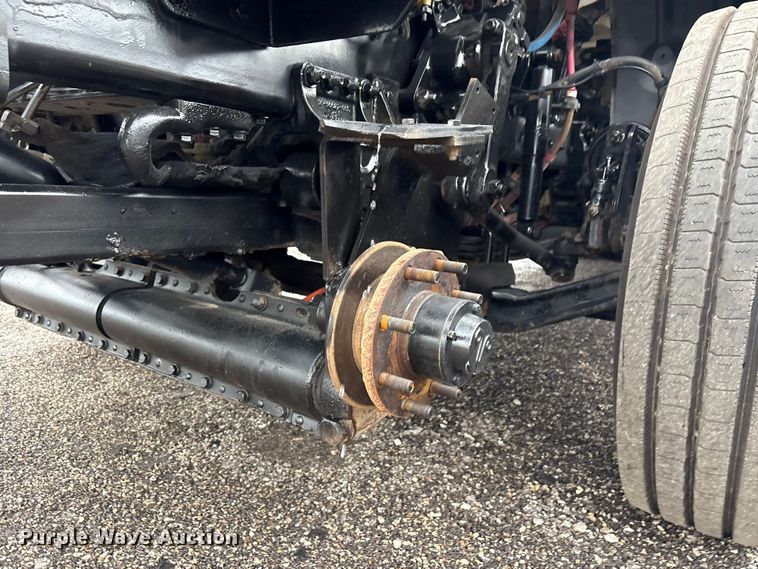 image for item EG8973 2013 Freightliner Business Class M2  utility / service truck