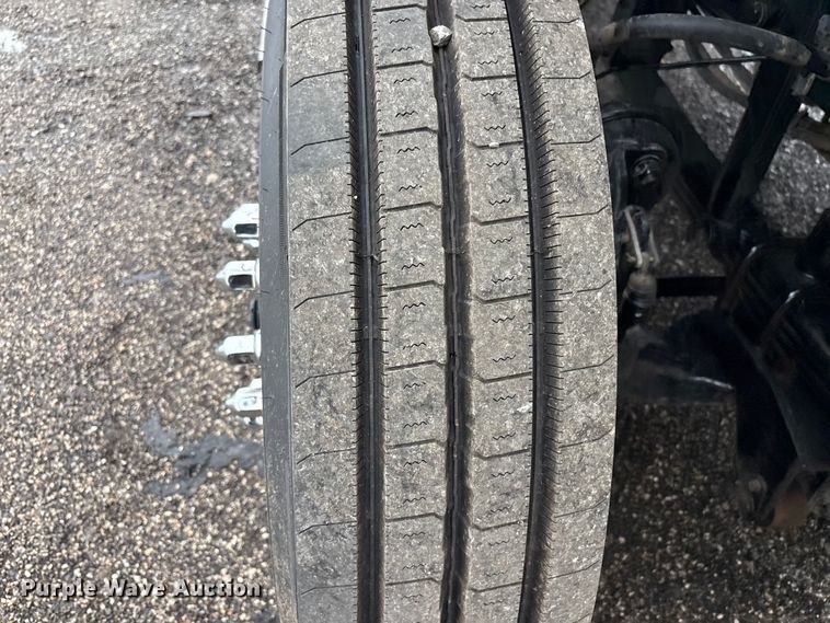 image for item EG8973 2013 Freightliner Business Class M2  utility / service truck