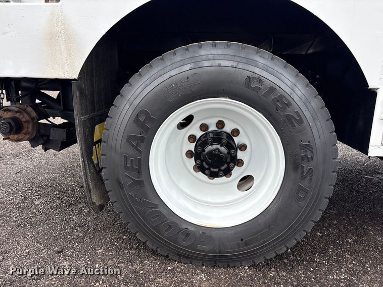 image for item EG8973 2013 Freightliner Business Class M2  utility / service truck