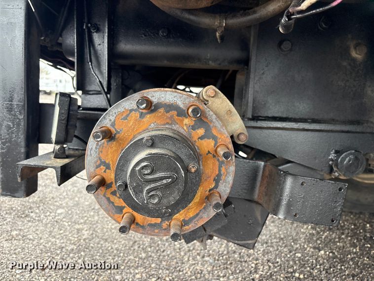 image for item EG8973 2013 Freightliner Business Class M2  utility / service truck